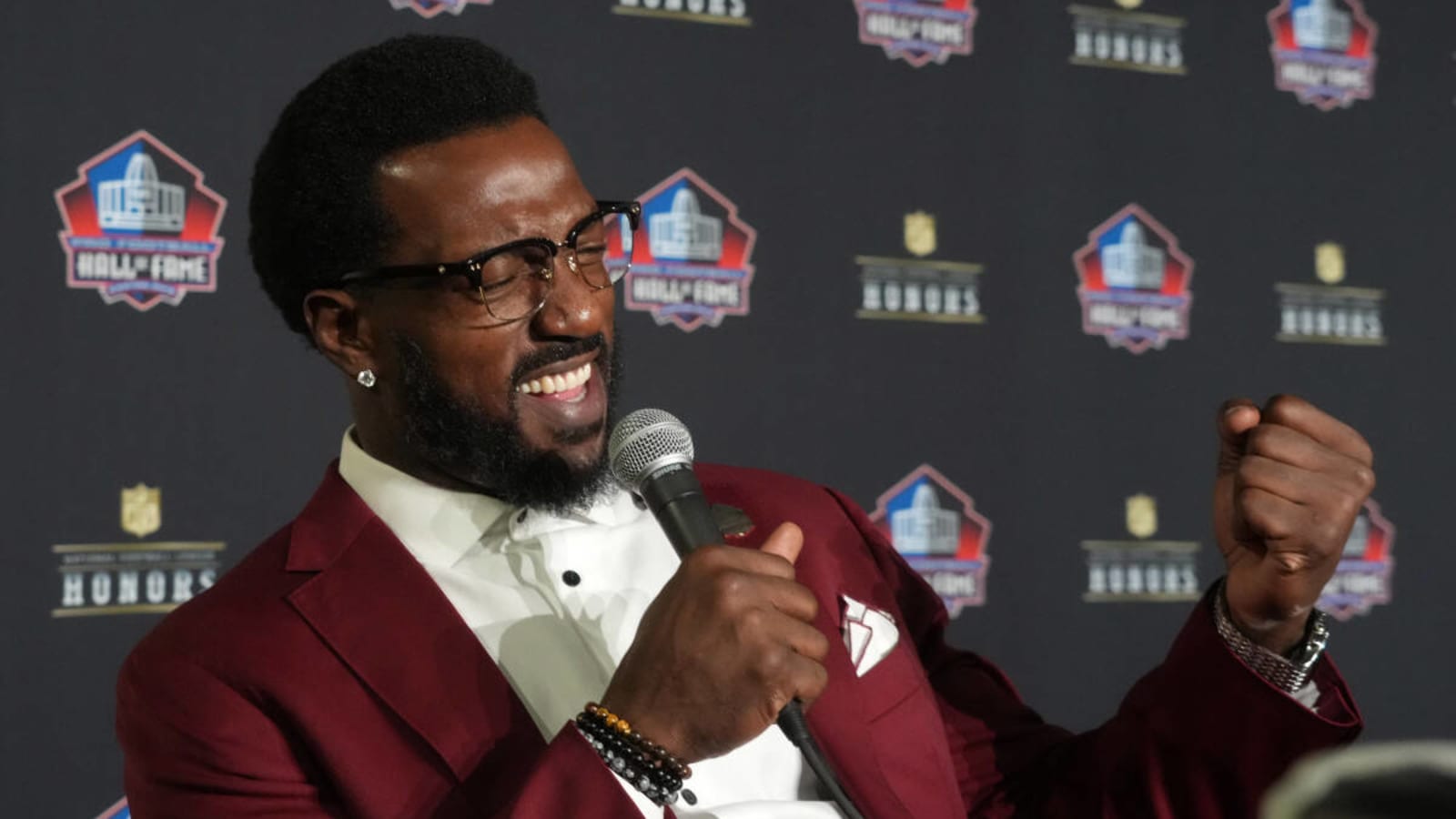 Watch: Former Rebels LB Patrick Willis Finds Out Hall Of Fame News