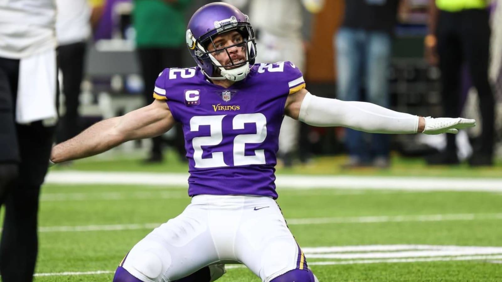 Vikings reporter&#39;s Harrison Smith/Prince tweet is lampooned on Twitter