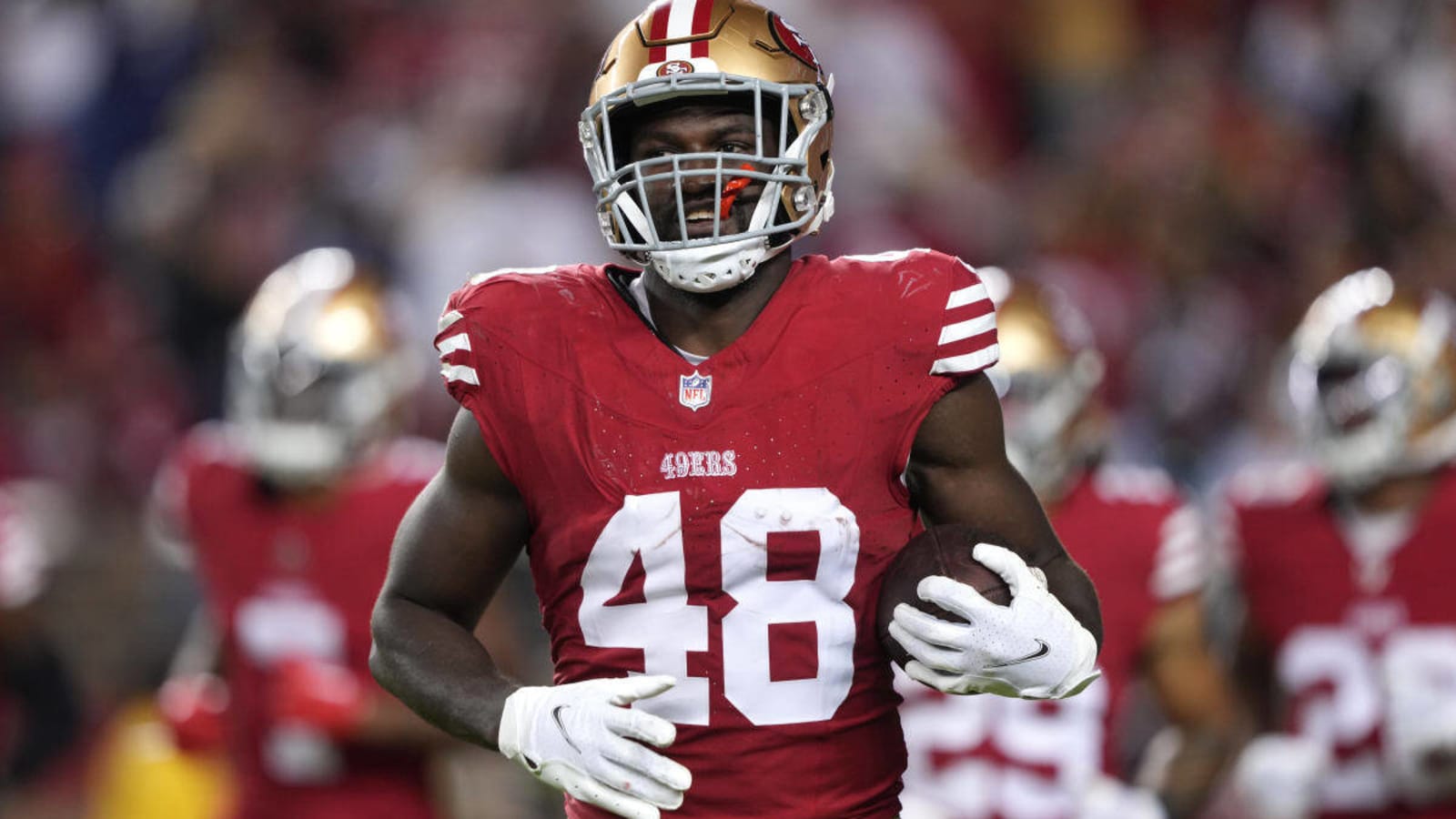 Former 49ers Linebacker Signs With the Eagles