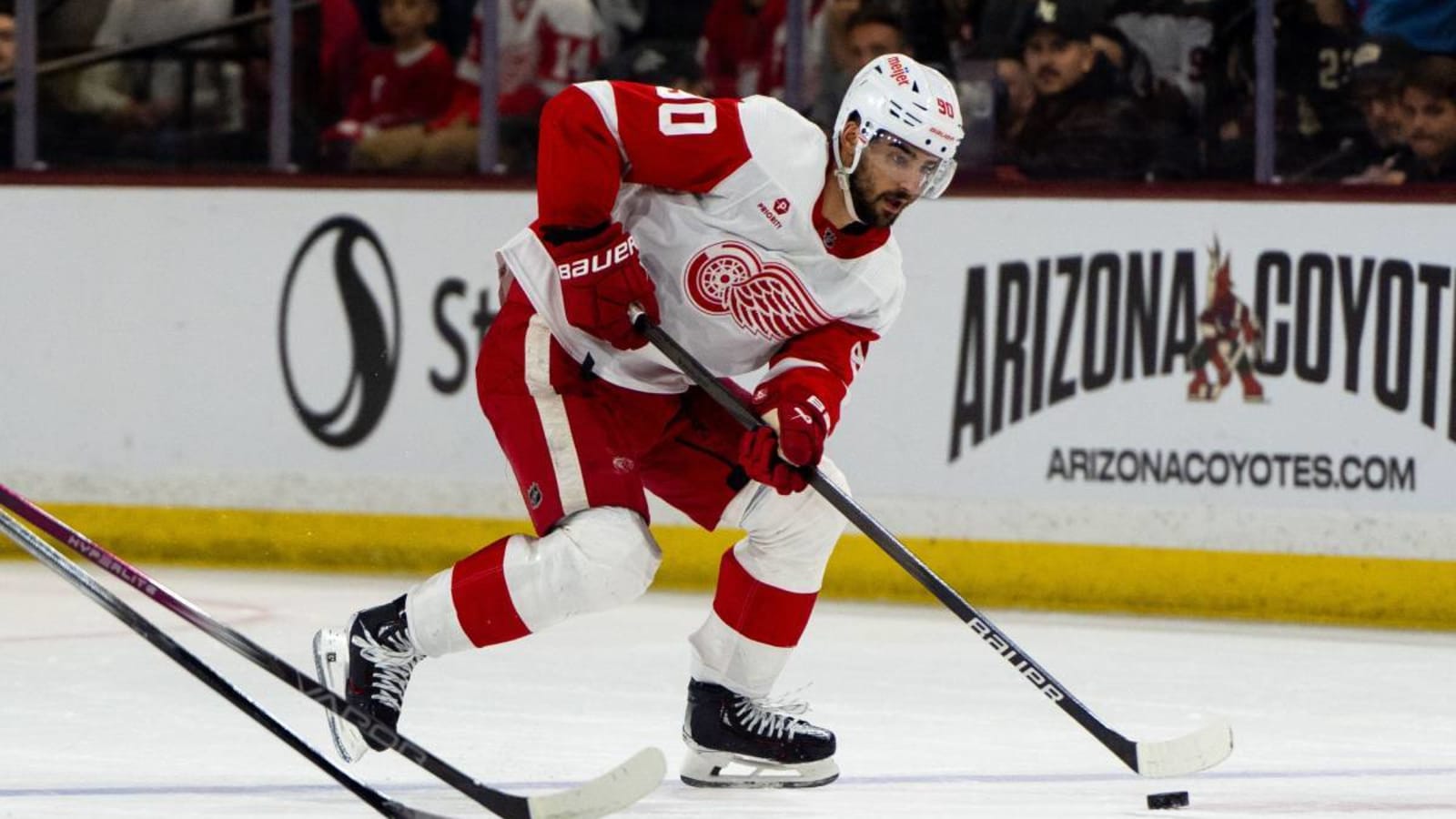 Detroit Red Wings forward Joe Veleno leaves game after taking puck to the head