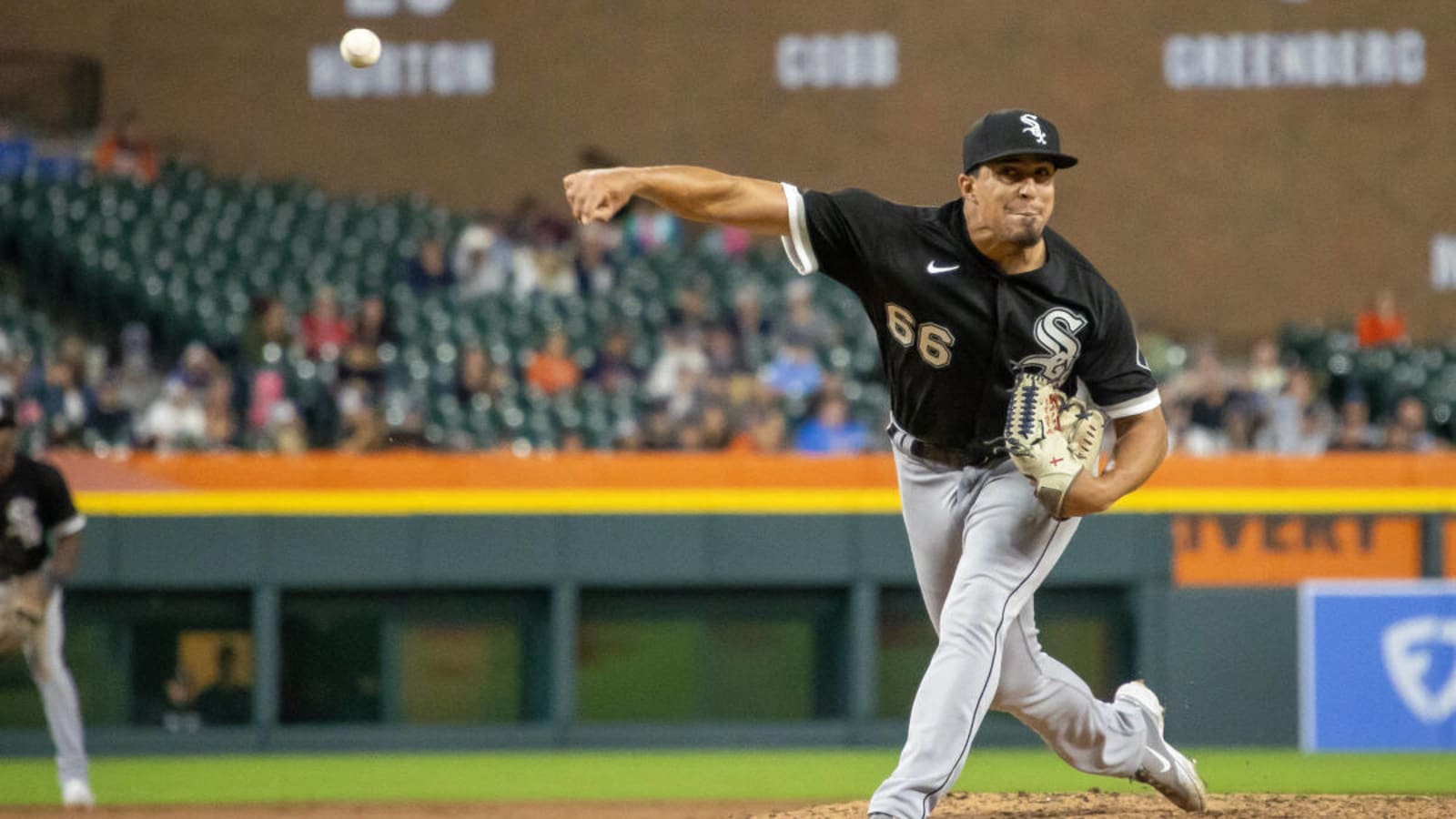 Chicago White Sox Relief Pitcher Set to Undergo Tommy John Surgery