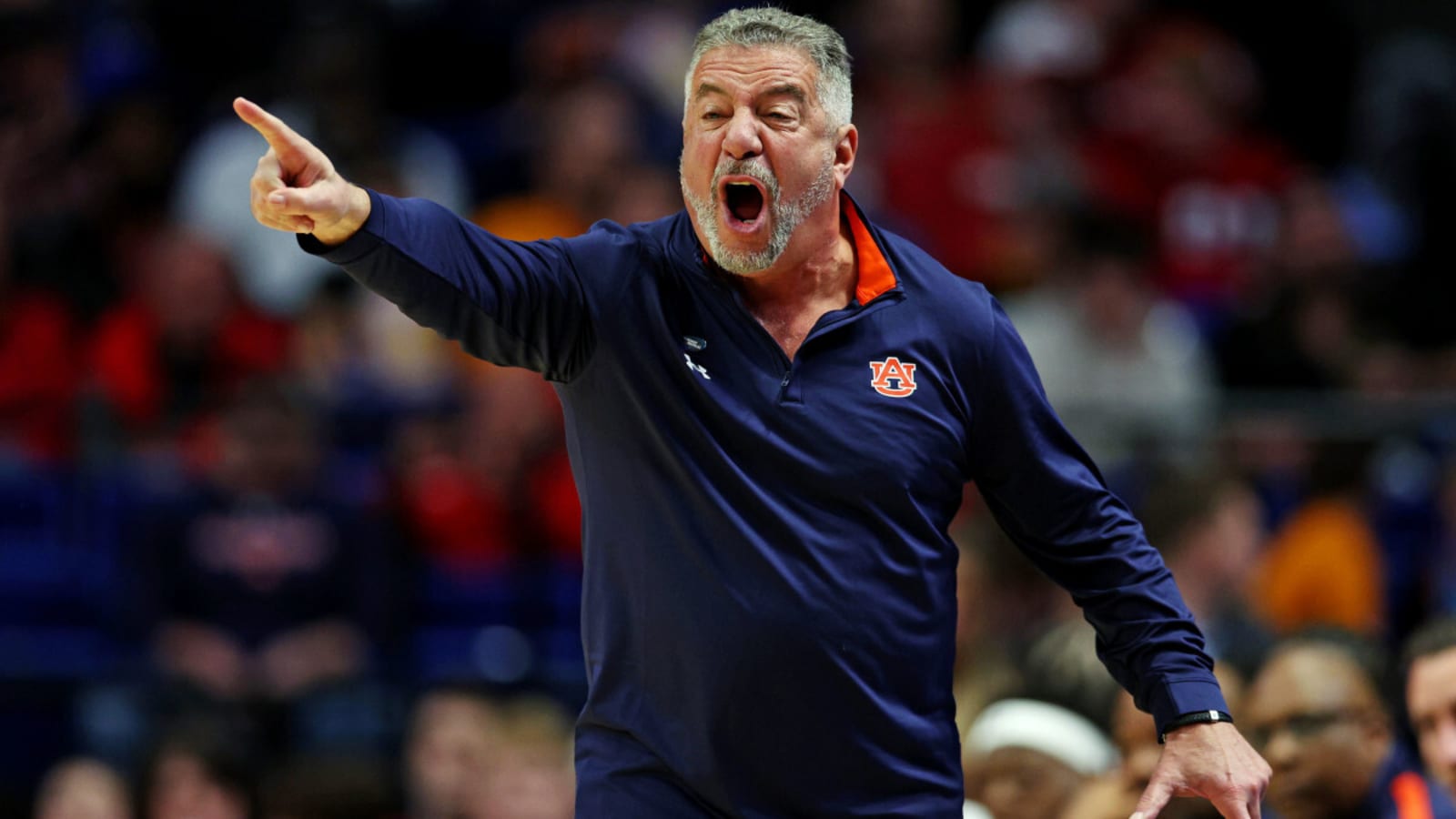 Bruce Pearl Defends Players From Criticism of Age