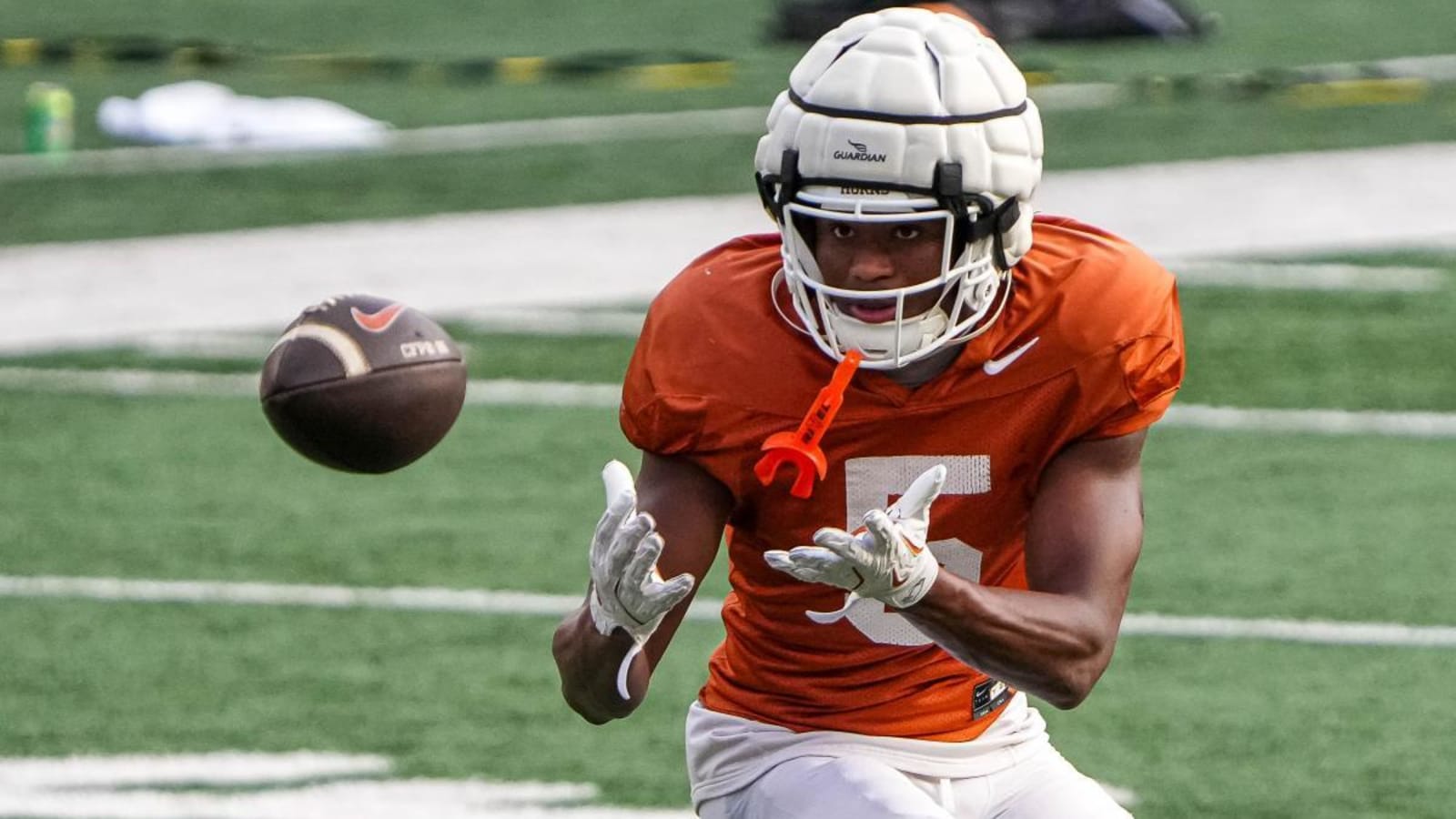 Texas WR Ryan Wingo Gets Stefon Diggs Treatment During Viral Trend