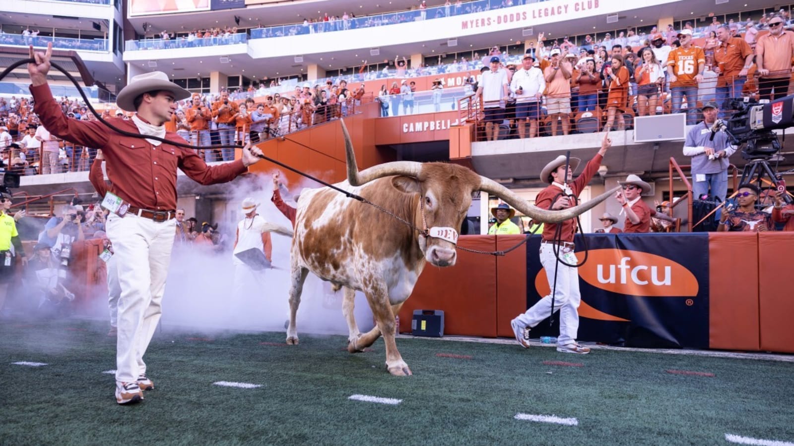 Texas Trending to Land Another Four-Star DL for 2026