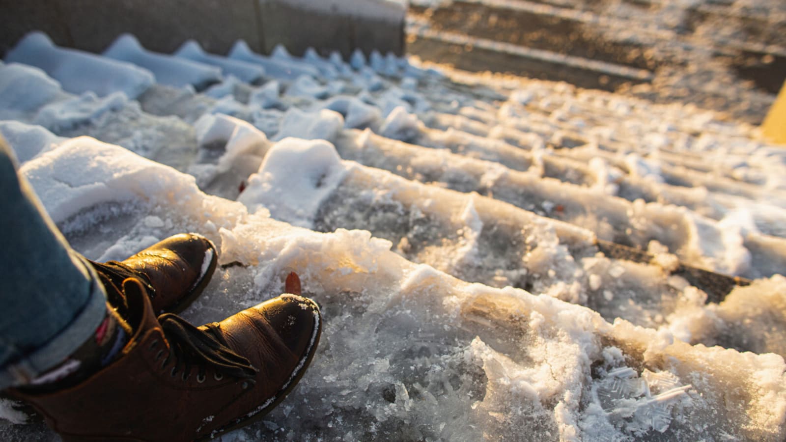How to Melt Ice From Stairs and Driveway Without Salt