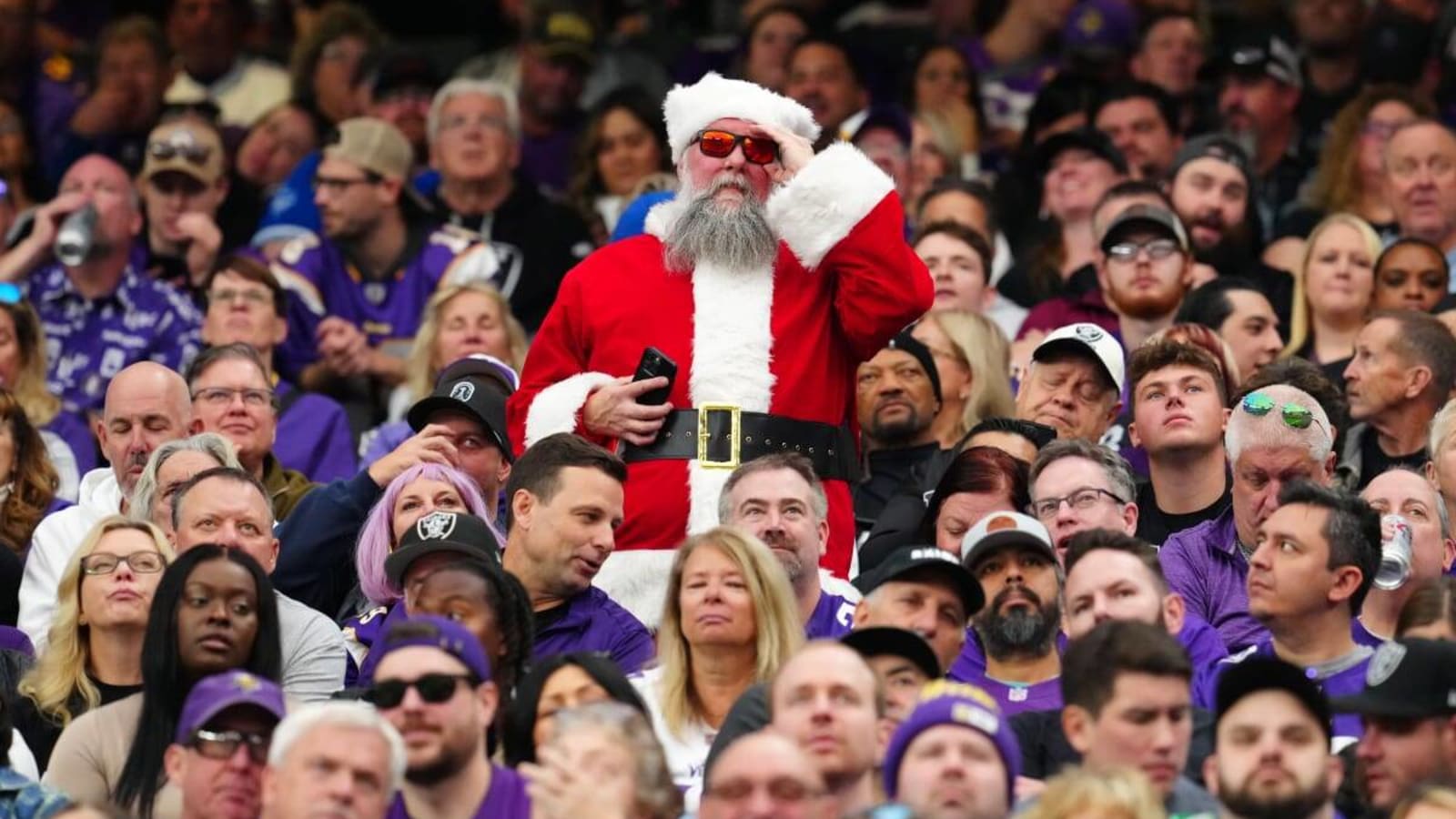 Minnesota Vikings Fans Take Over Allegiant