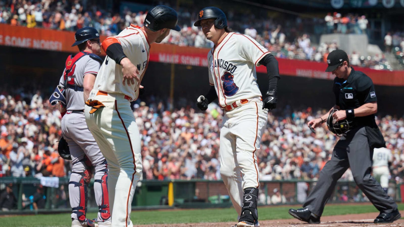 Wilmer Flores homers in  Giants 7-3 blowout loss to Atlanta