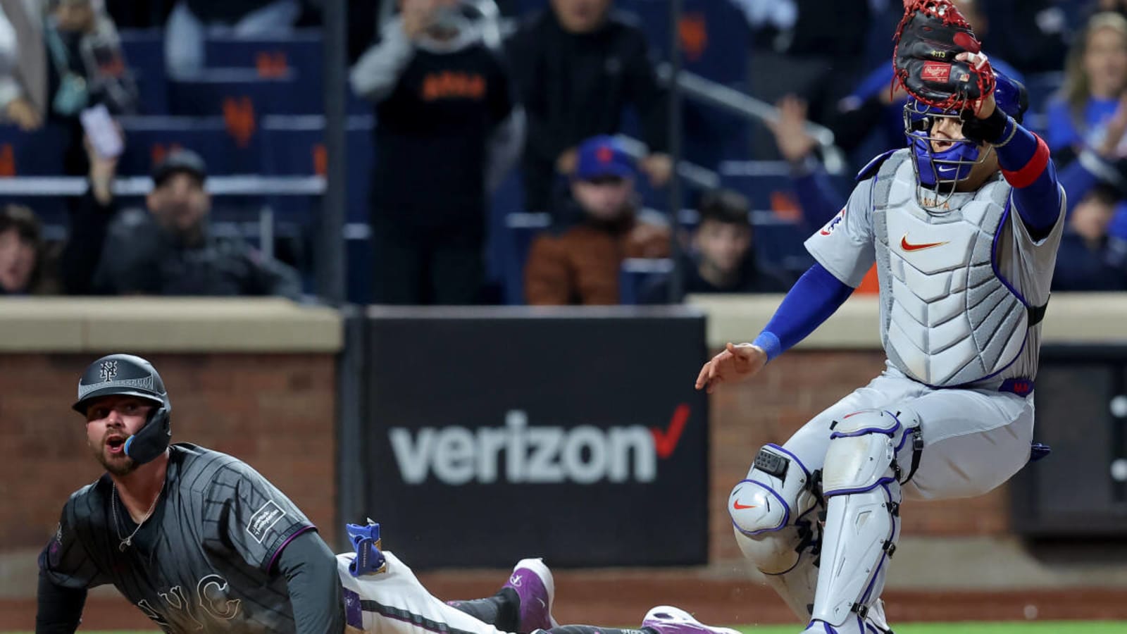 Cubs Defeat Mets on Controversial Double Play at the Plate