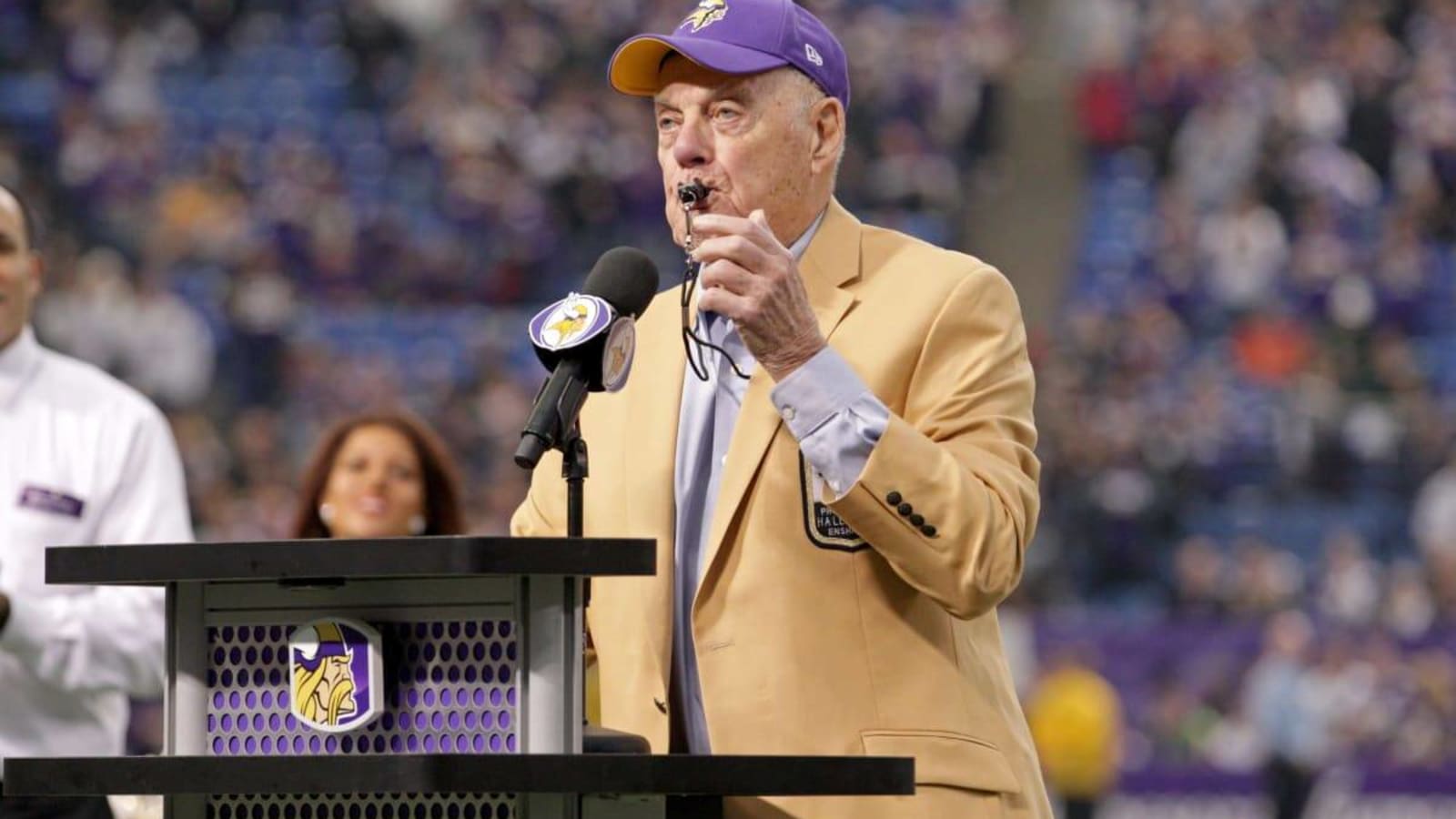 Before He Passed, Bud Grant Gave Kevin O&#39;Connell An Awesome Gift