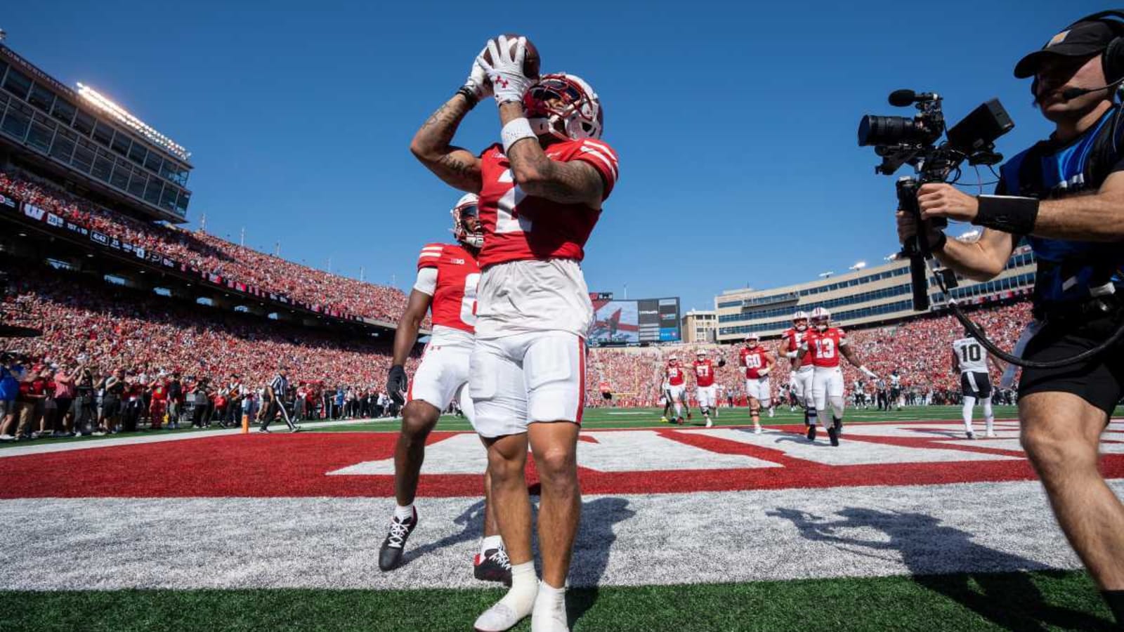 Wisconsin Football Loses Wide Receiver for Spring Practice