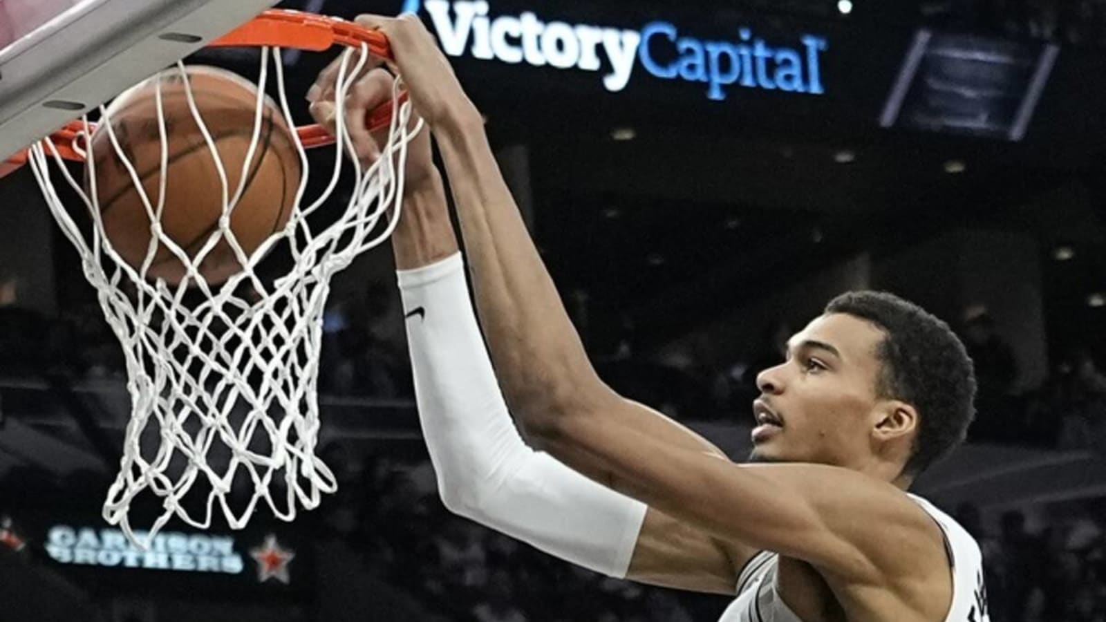 Victor Wembanyama&#39;s Dunk Is Going Viral In Spurs-Hawks Game