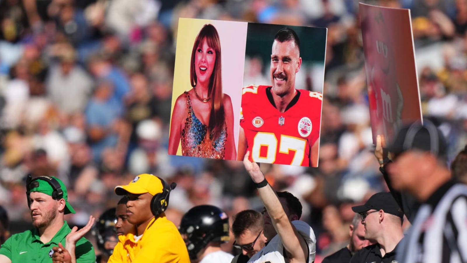 Report: Travis Kelce, Taylor Swift in &#39;Serious&#39; Relationship, Making Holiday Family Plans