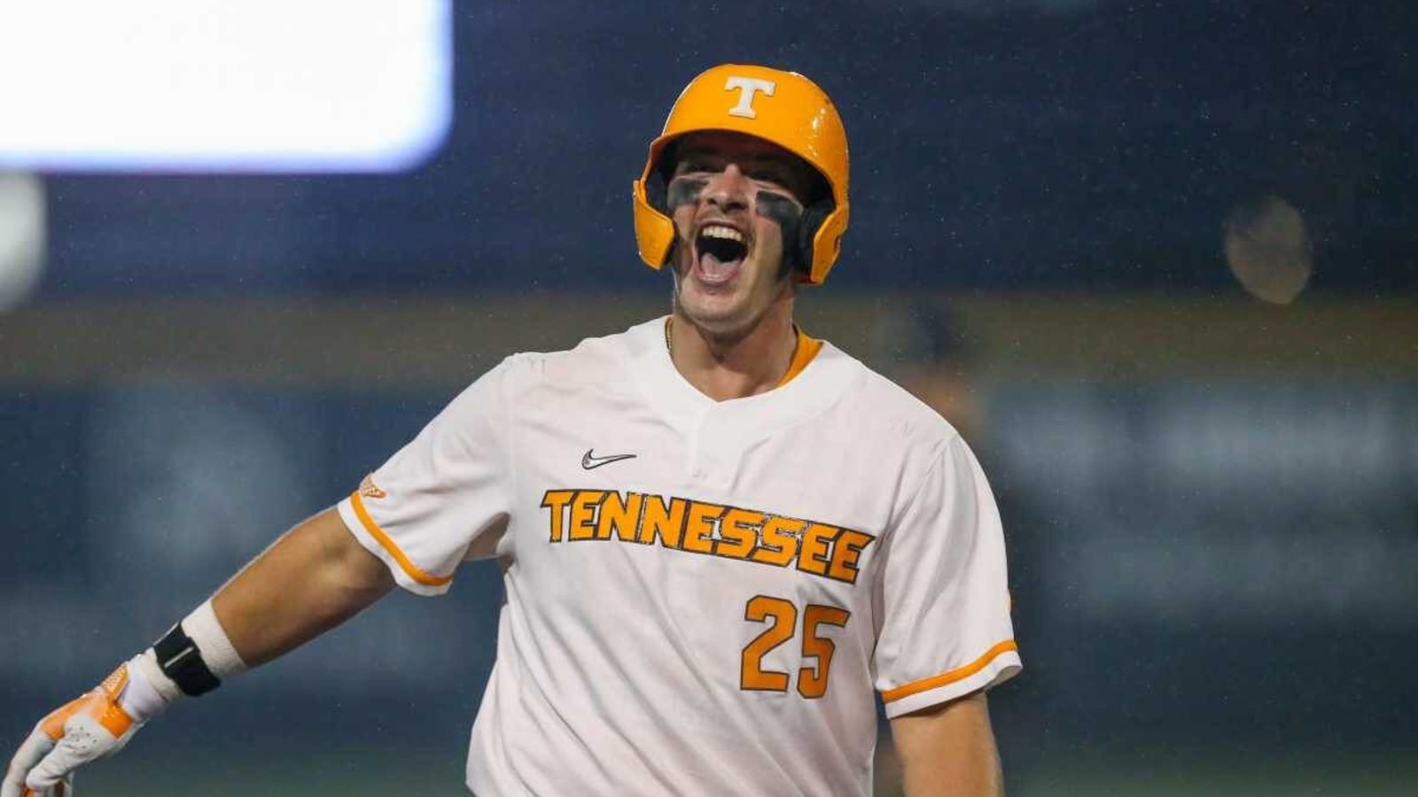 Tennessee baseball reaches a grand mark in win over South Carolina Gamecocks
