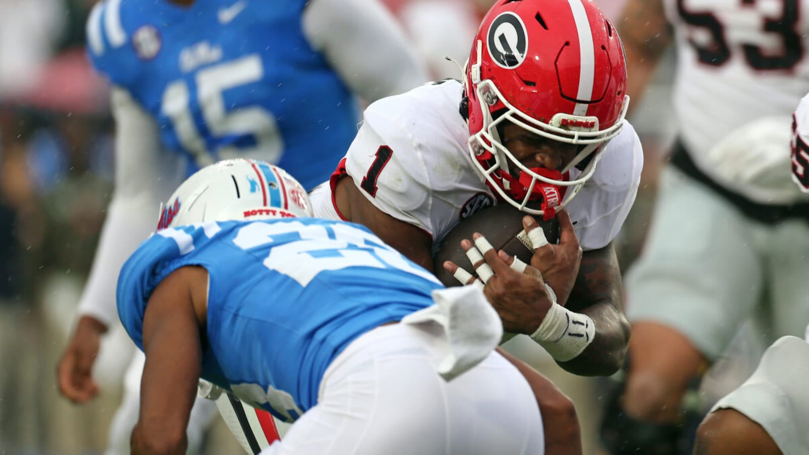 Oregon Ducks continue to strengthen their elite transfer portal haul with latest signing out of the SEC