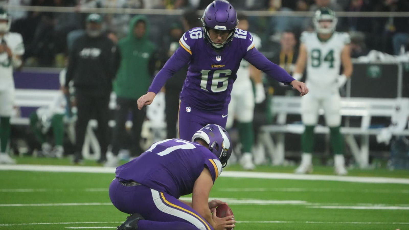 Vikings rookie continues historic start that has fans reminiscing of 1998