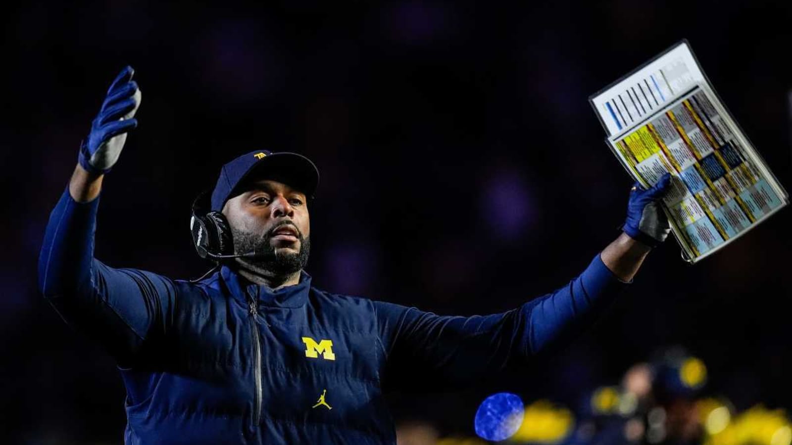 Sherrone Moore and Michigan Wolverines are &#39;trending down&#39; in fight against Bill Belichick&#39;s Tar Heels for top 2026 recruit