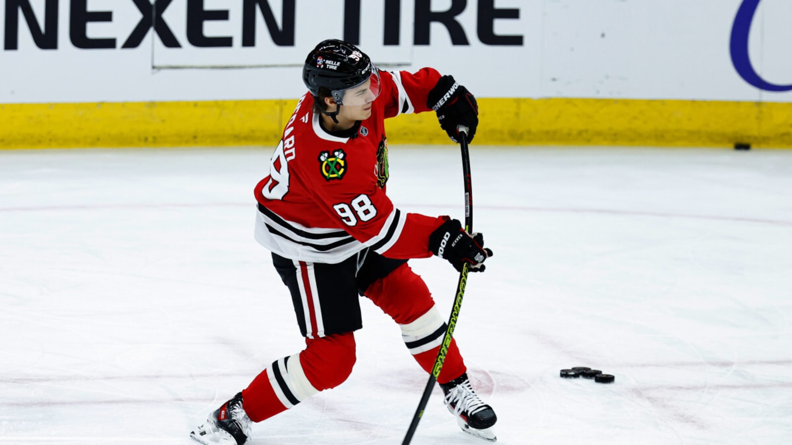 Blackhawks’ Connor Bedard Reacts to &#39;Craziest&#39; LeBron James&#39; Stat