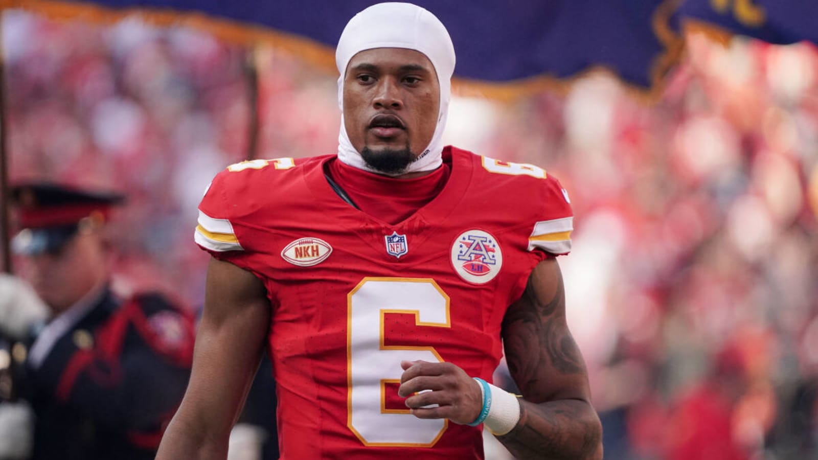 Chiefs defender carted off after freak ankle injury vs. Packers