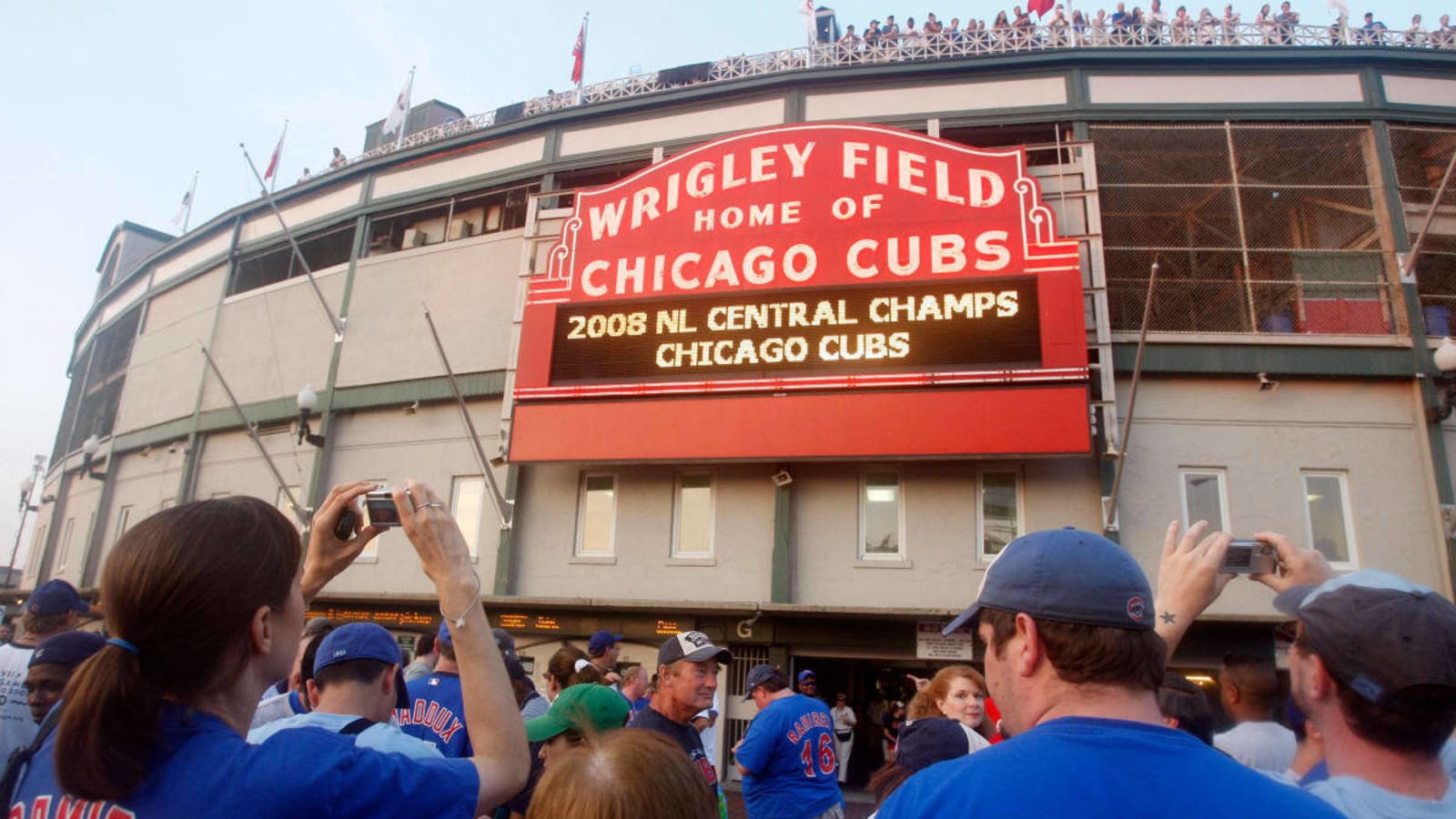 This Day in Cubs History: The Cubs Clinch Postseason Berths