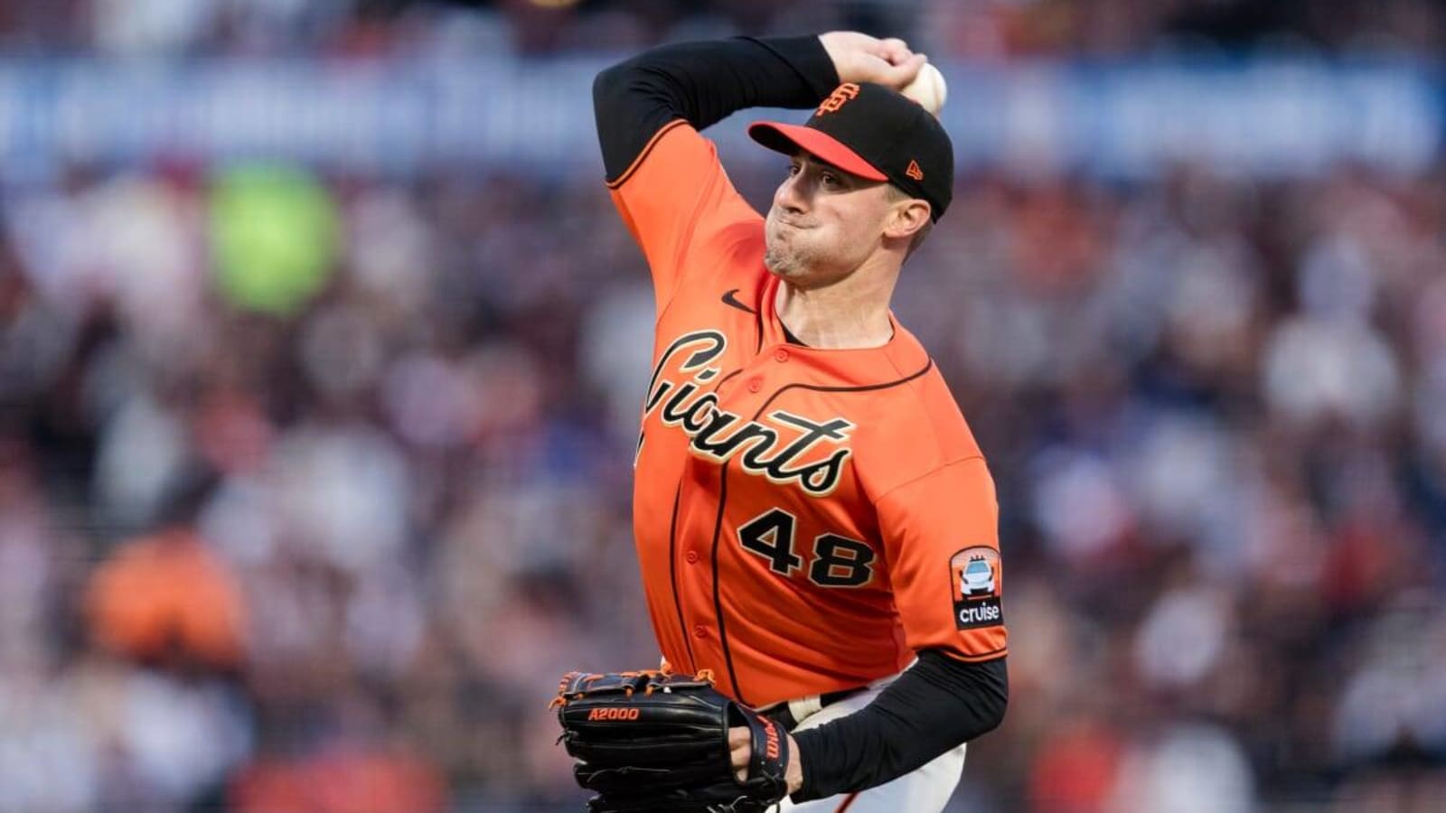 Report:  Giants pitcher exercises player option for 2024 season