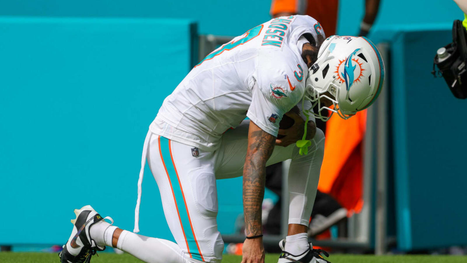 Dolphins waive a veteran wide receiver on Thursday