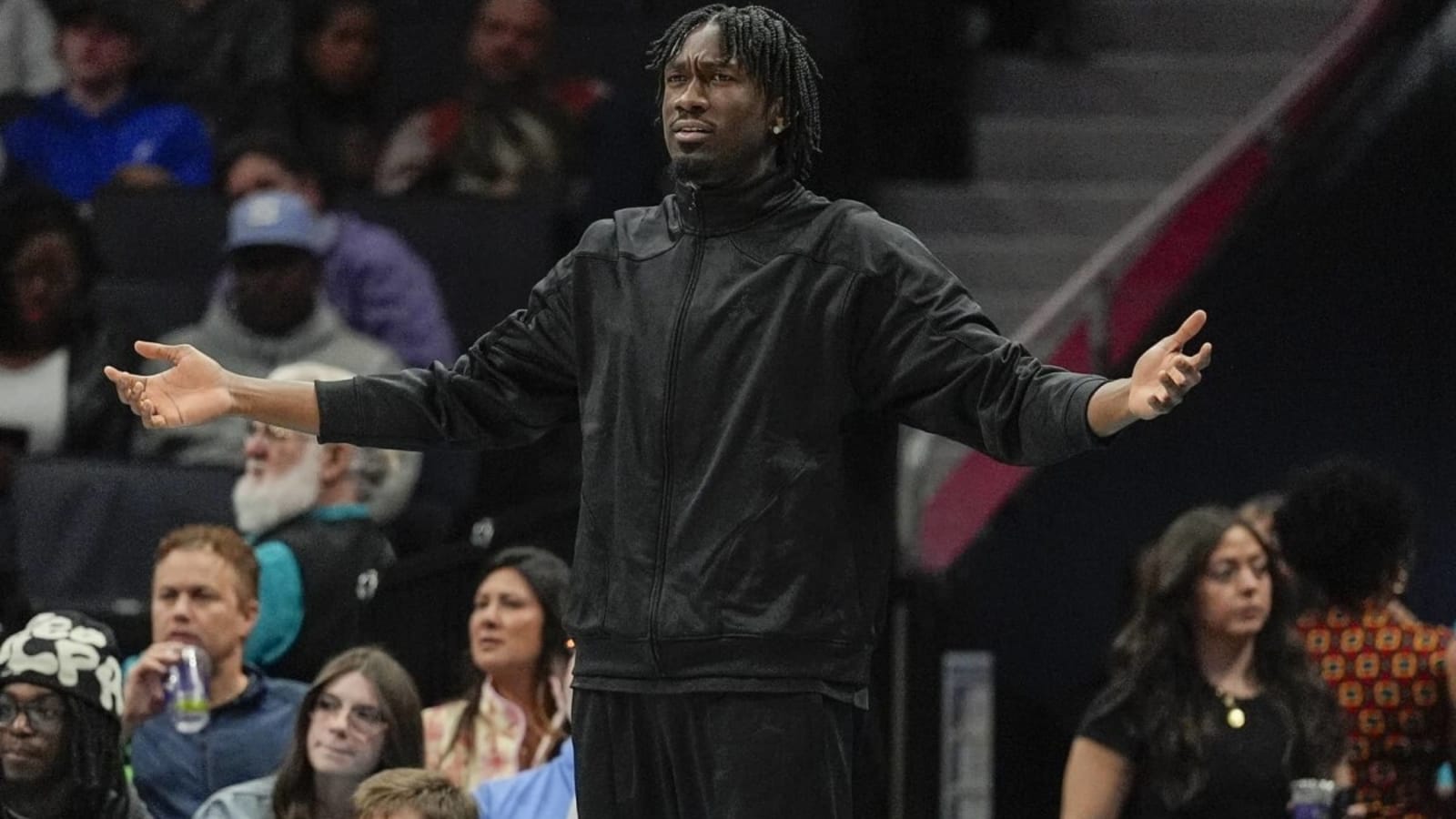 Mark Williams Gets Criticized For Lack Of Effort Just Two Days Before Lakers Trade