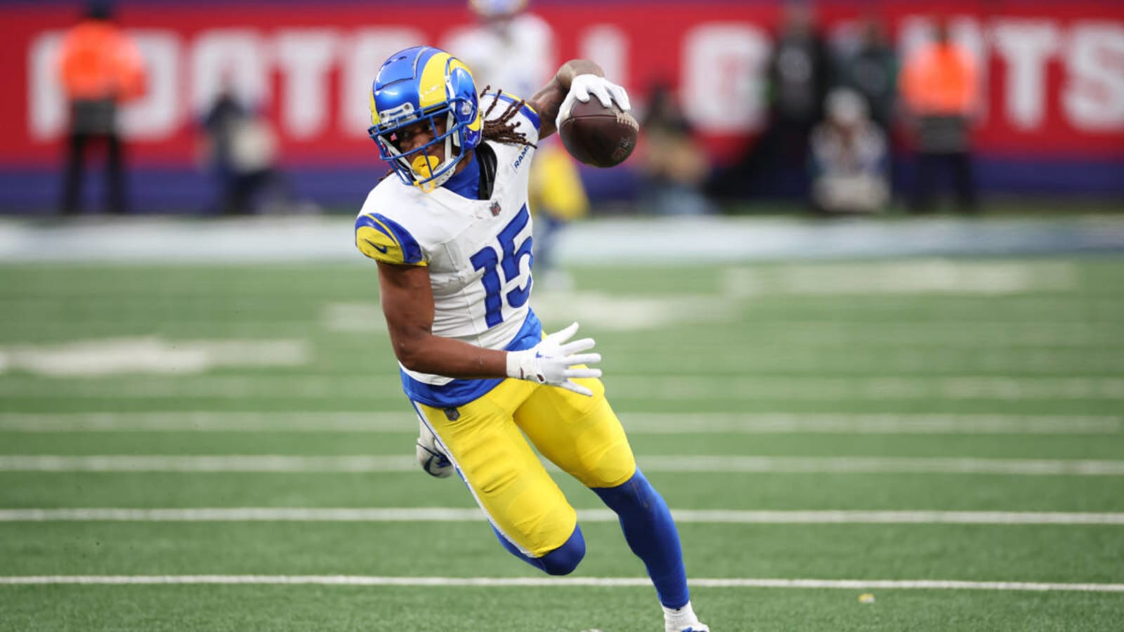 Rams WR sues LA-based hotel for role in alleged October robbery