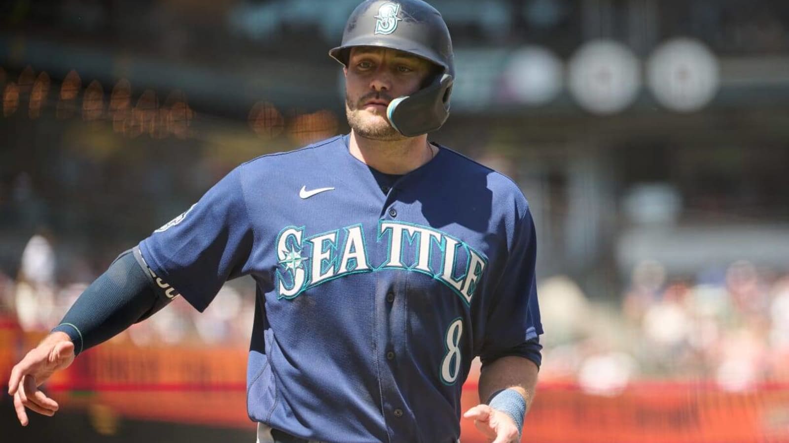 Report:  Giants to acquire two versatile bats in trade with Mariners