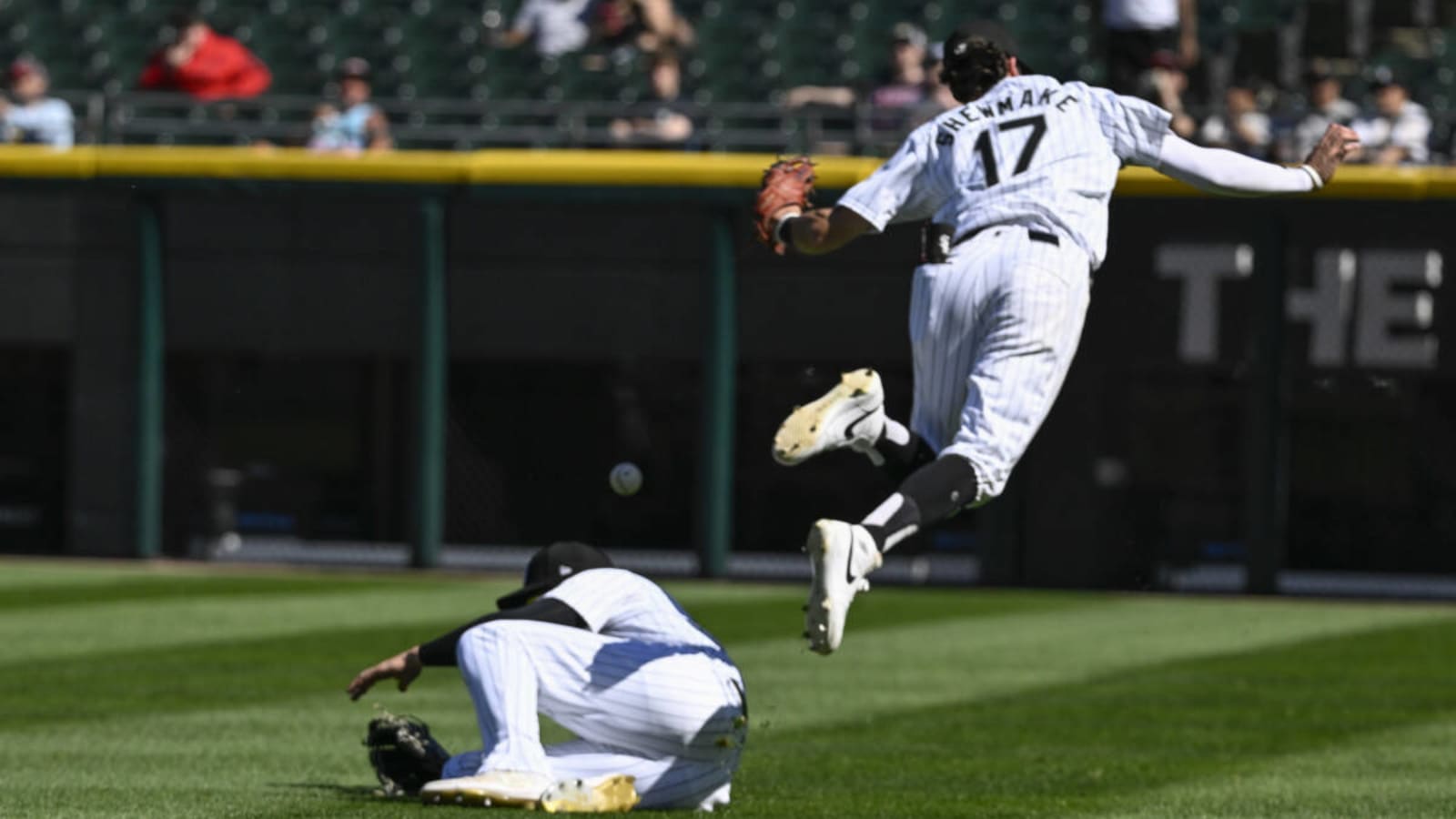 Twins Extend Win Streak to 10, White Sox Bullpen Collapses in Series Finale