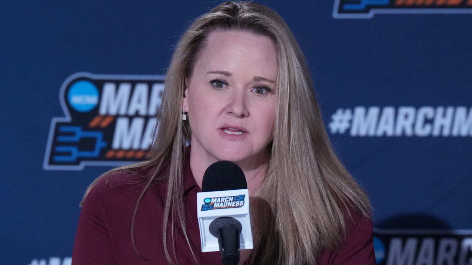 Utah Coach Lynne Roberts Named as Next Head Coach For the Los Angeles Sparks