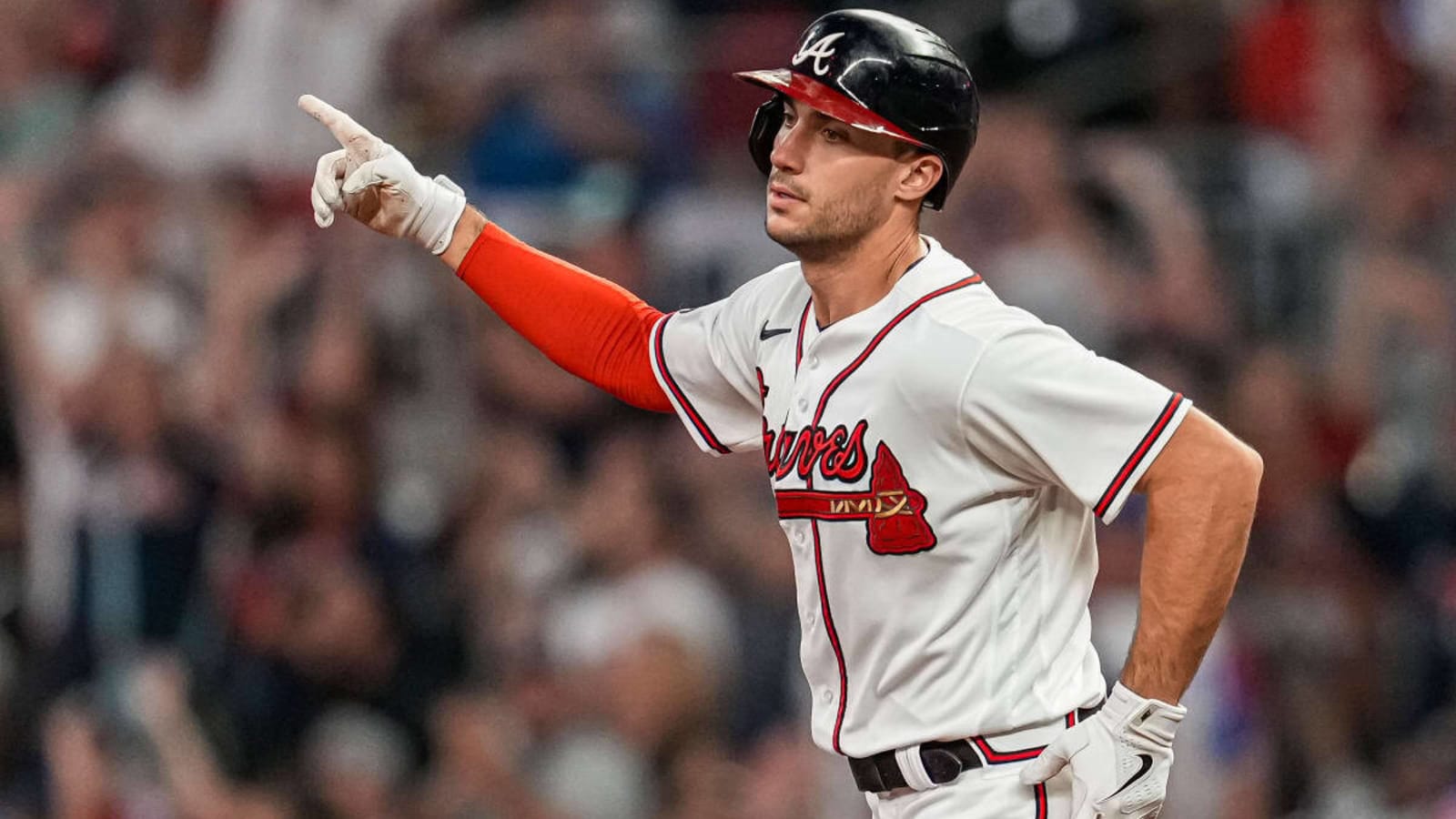 Watch: Matt Olson scores Ronald Acuña with a first inning-double