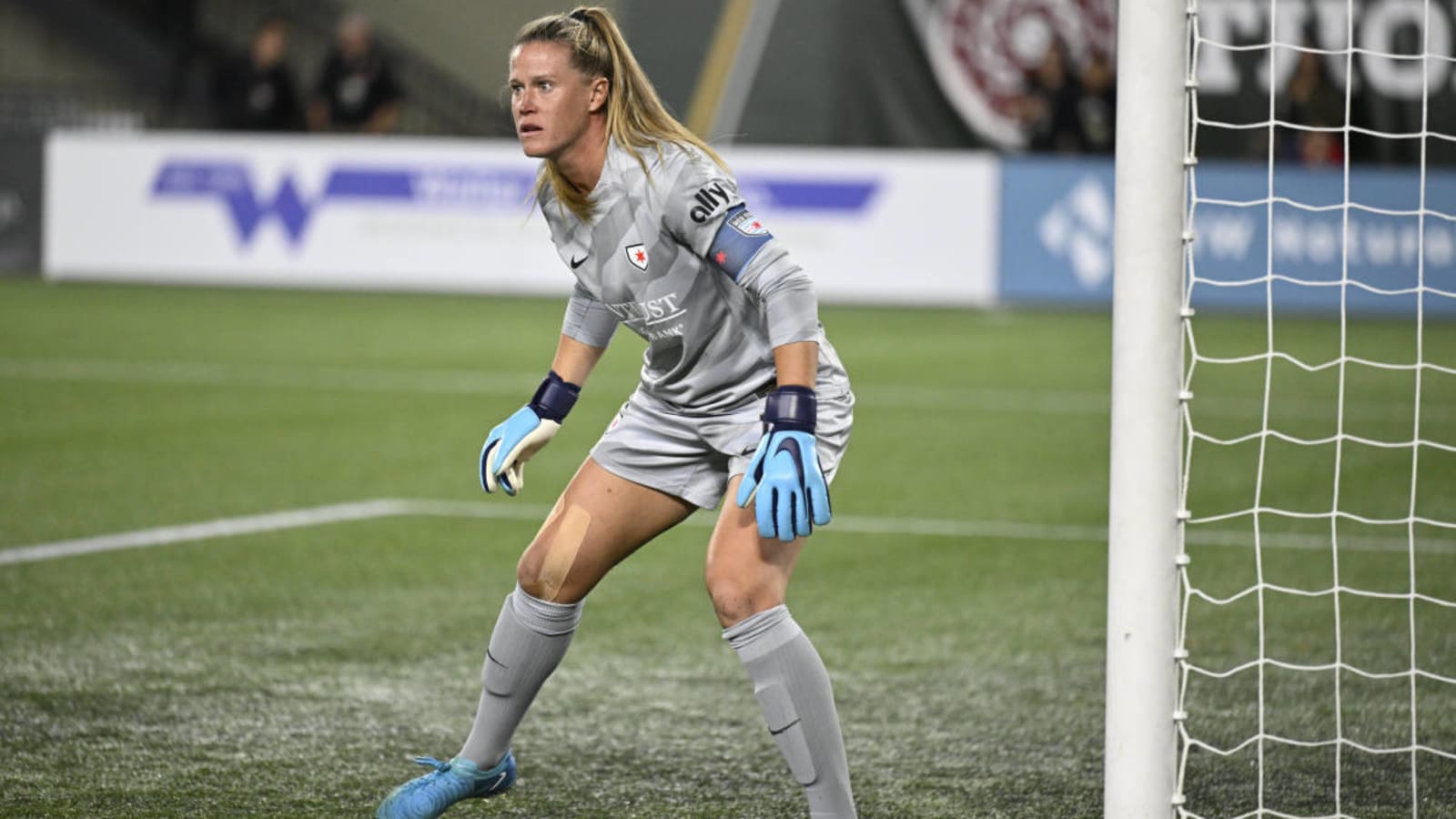 Chicago Red Stars Re-Sign Goalkeeper Alyssa Naeher