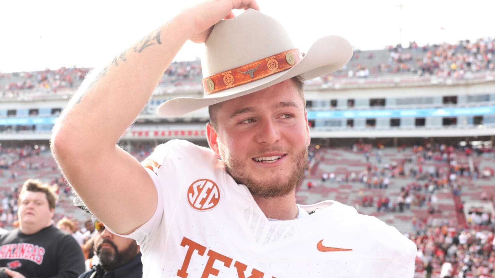 Early Betting Line for Texas-Texas A&M Shows Clear Favorite