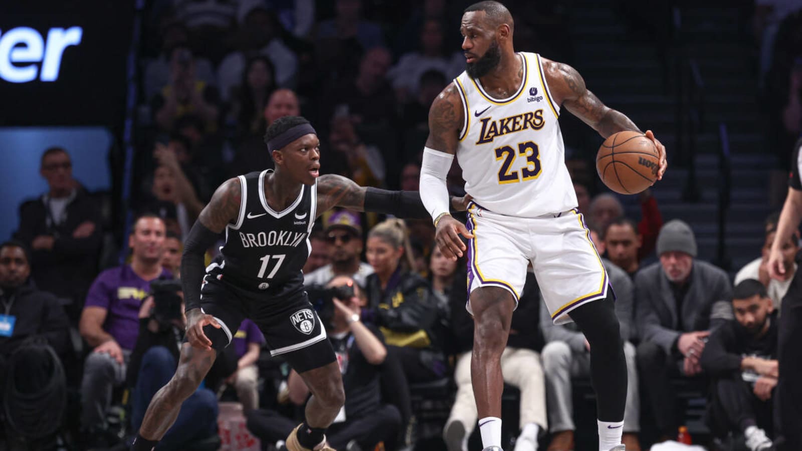 LeBron James Receives A Standing Ovation From Nets Fans After 40-Point Outing
