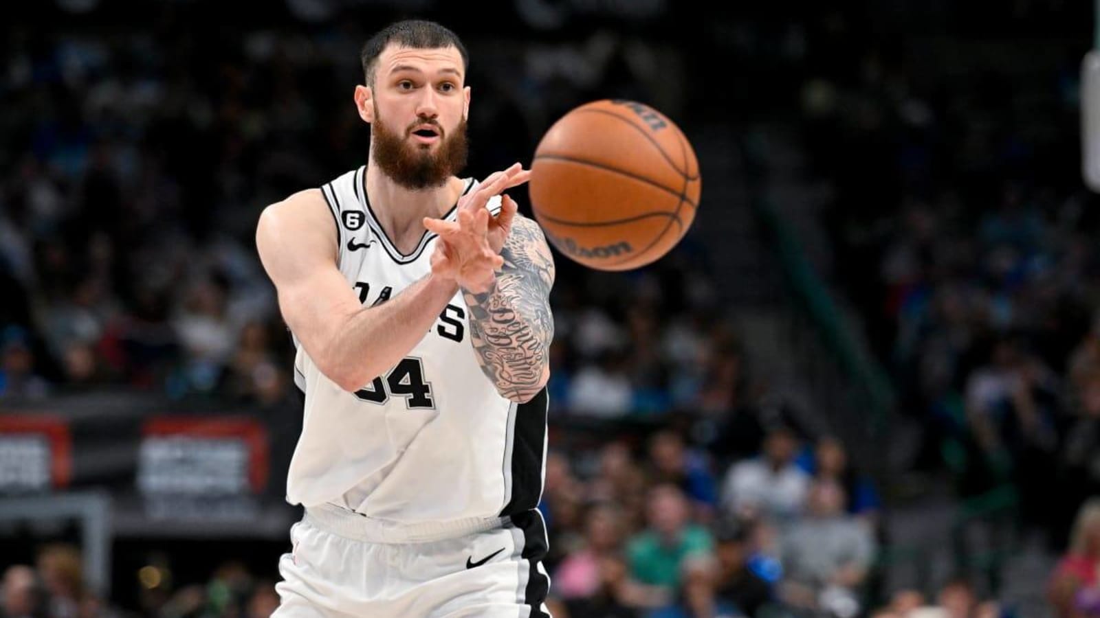 Spurs Assign Blake Wesley, Sandro Mamukelashvili to G League