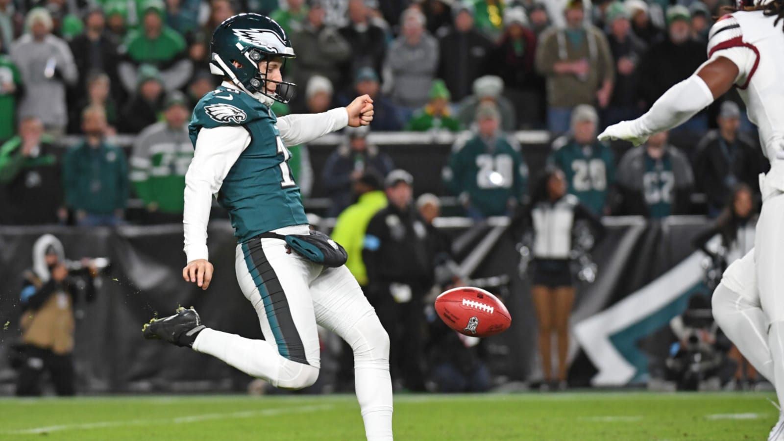 Unknown Jets Ex Turning Heads With Eagles