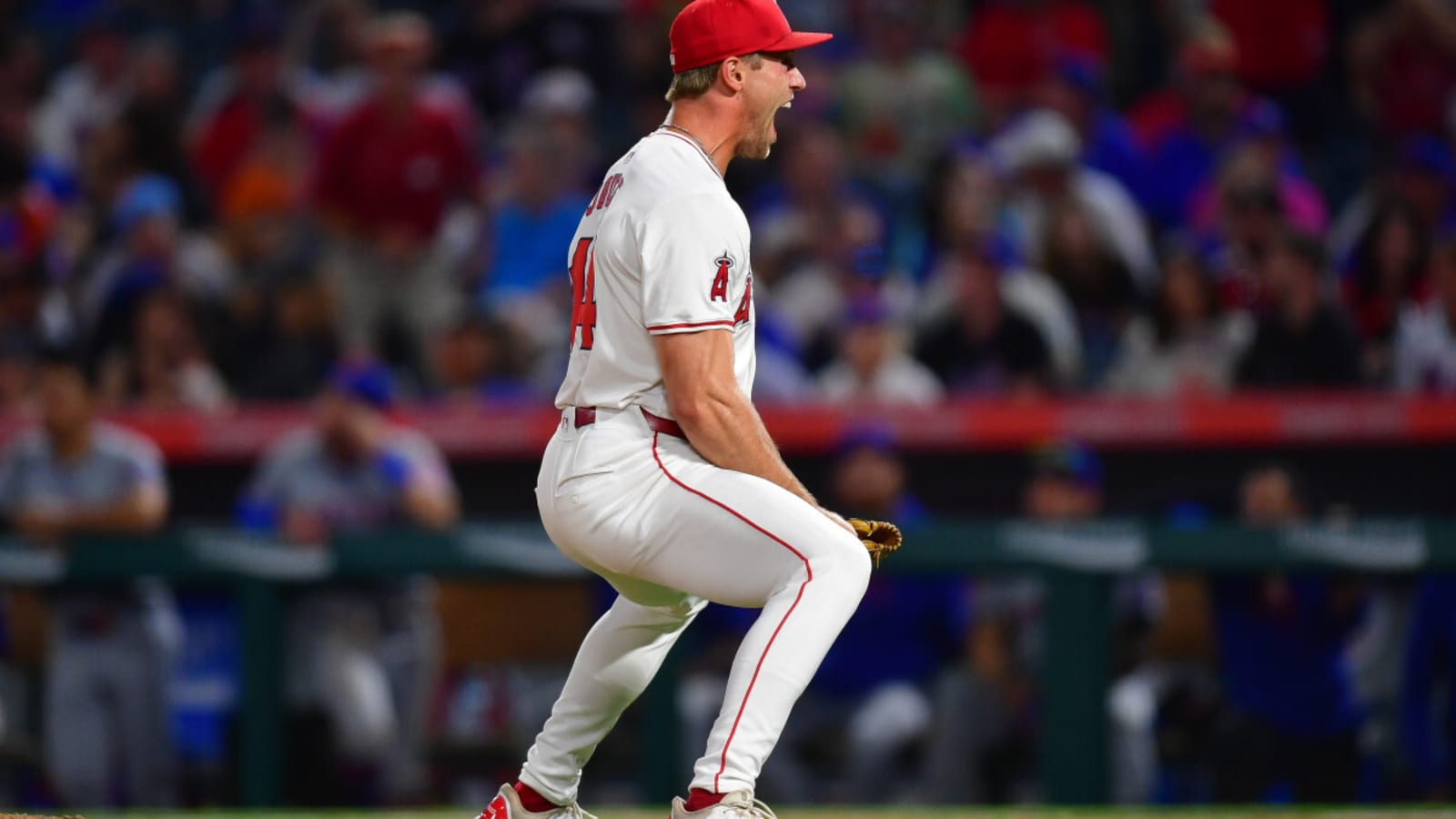 Angels Star Sends Message on Yankees&#39; New Bats