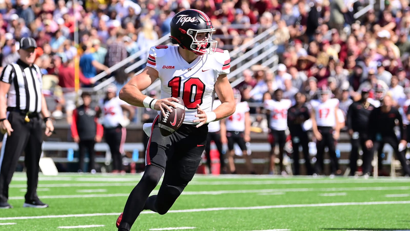 3,100-Yard Quarterback Makes Transfer Decision: Report