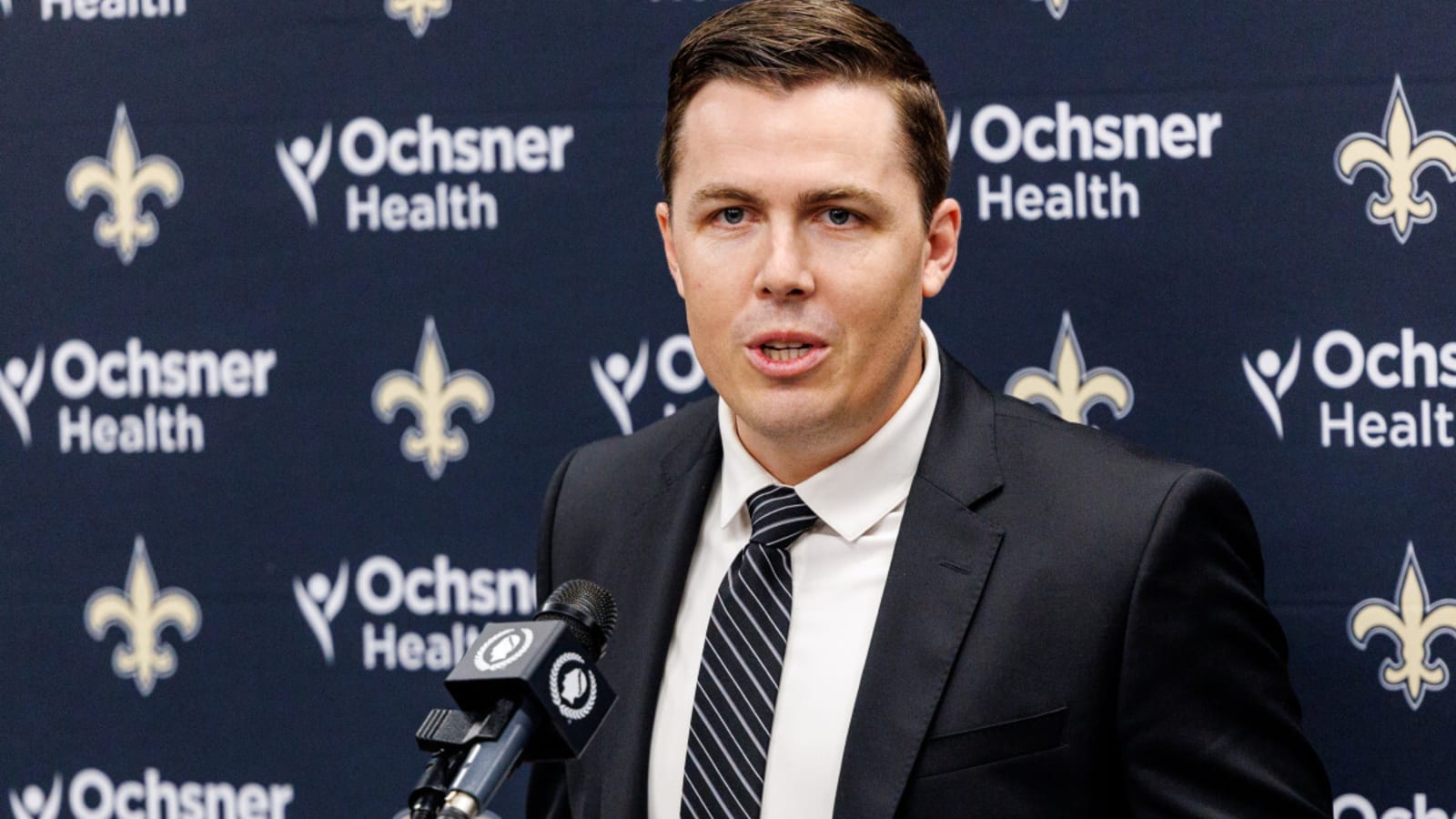 Saints Insider Predicts Team&#39;s Starting Quarterback for Week 1 of 2025 Season