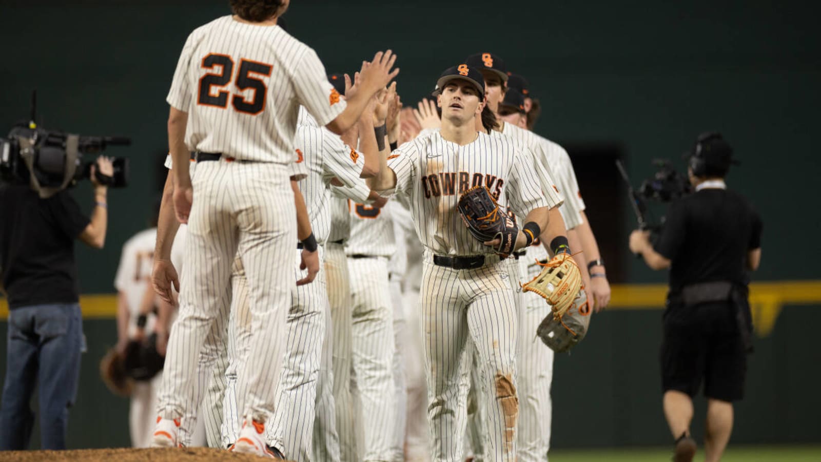 Oklahoma State Baseball Scores 16 Runs in Victory Over UCF