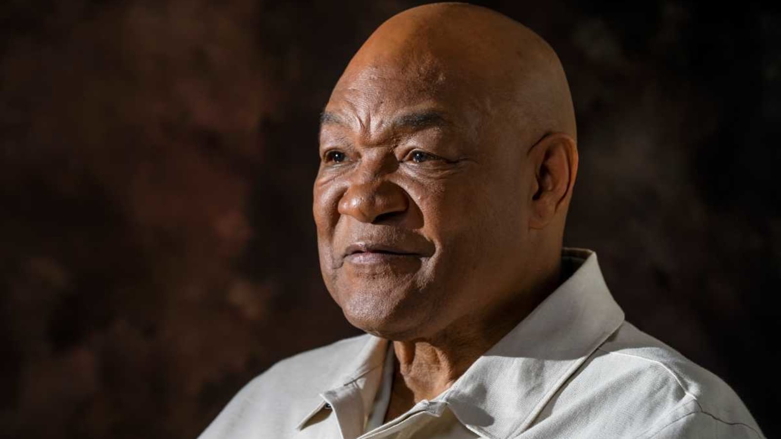 Boxing Legend Thomas Hearns Sends Message After &#39;True Icon&#39; George Foreman Passes Away