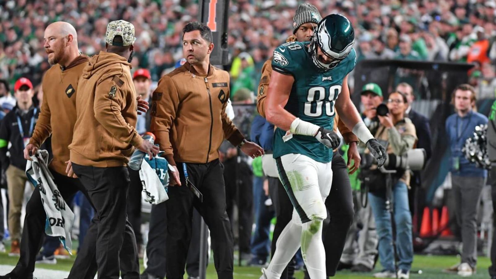 Why Eagles Are Persevering, Not ‘Replacing’ Goedert After Injury