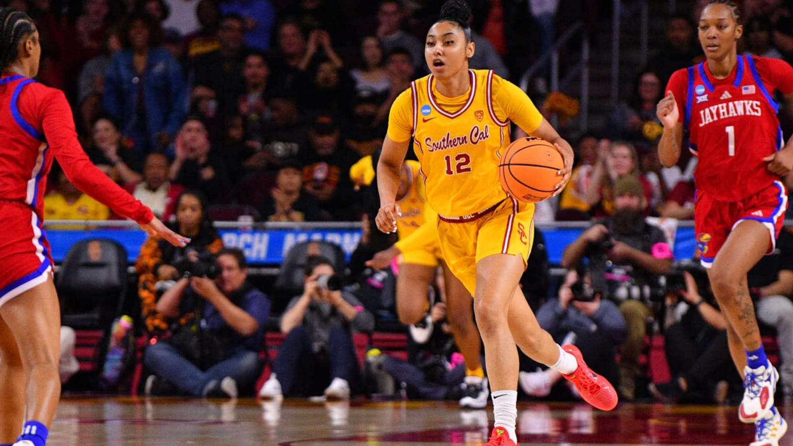 Former NBA Coach Thinks JuJu Watkins Might Be Better Than Caitlin Clark