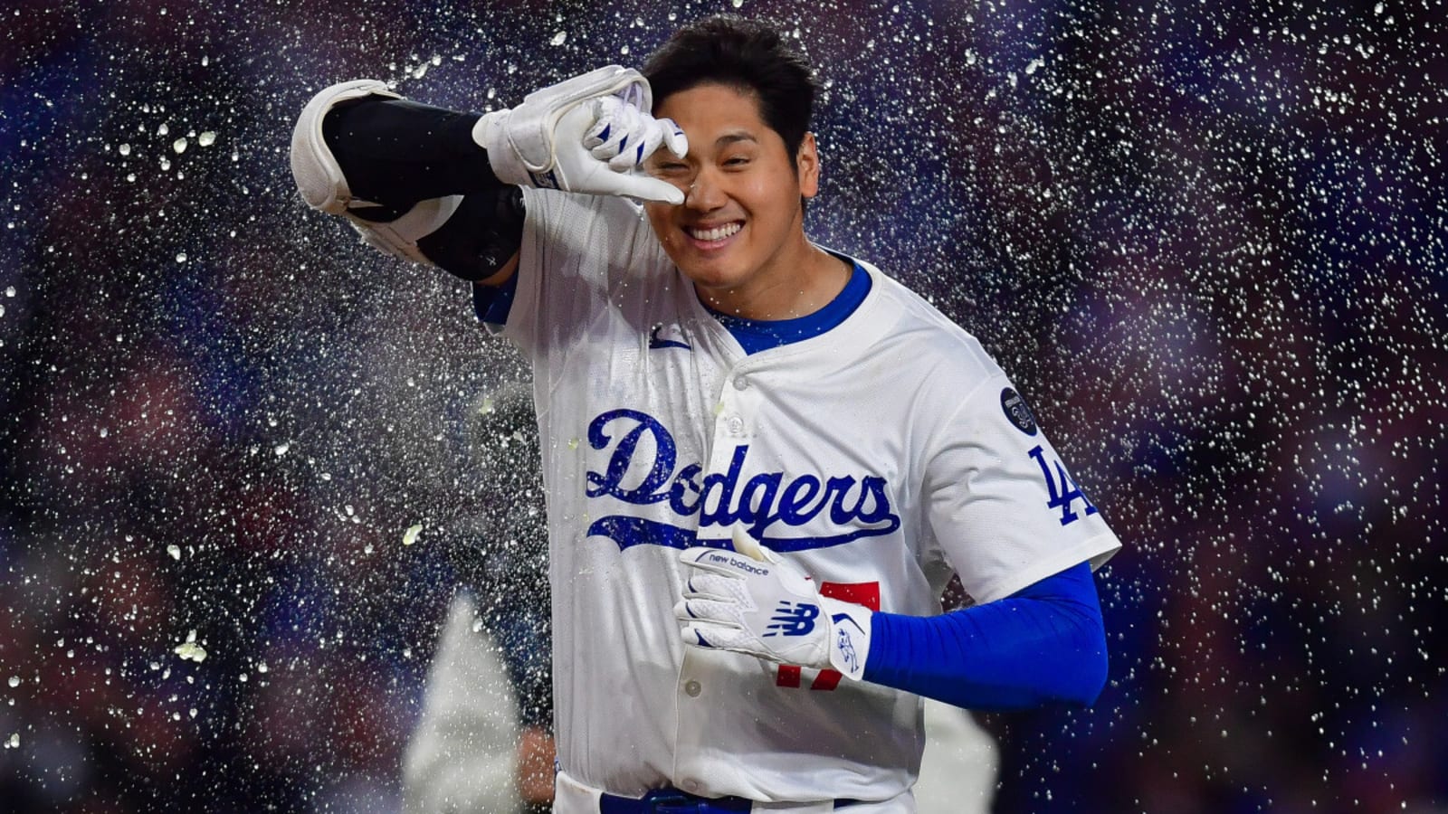 Shohei Ohtani&#39;s Gesture for Dodgers Teammates Turns Heads