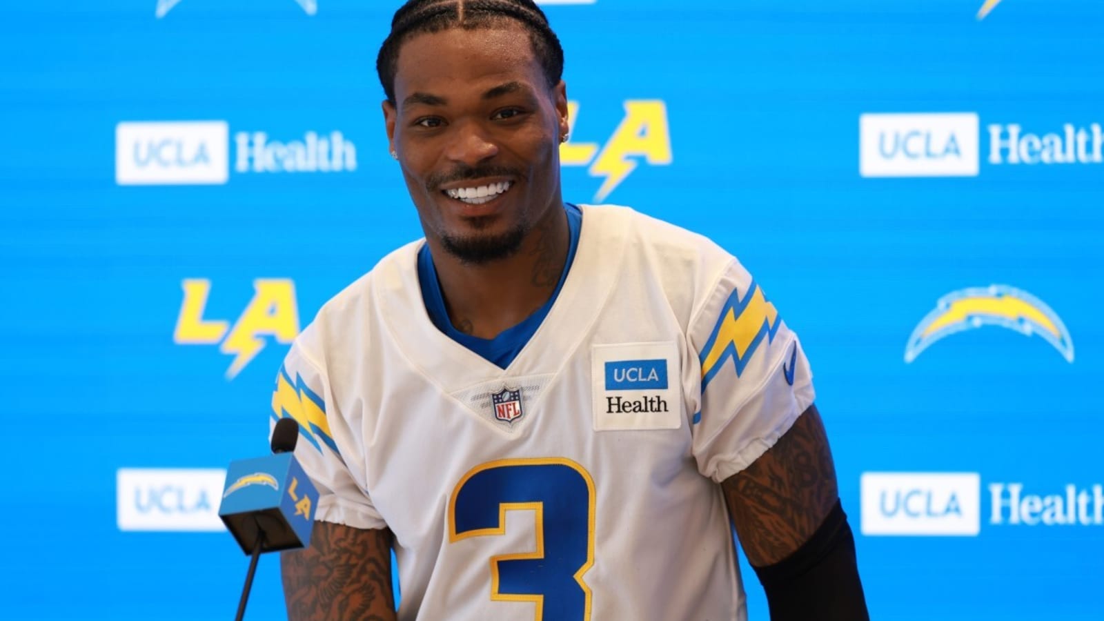 Chargers Star Derwin James Makes His Opinion of Travis Kelce Extremely Clear
