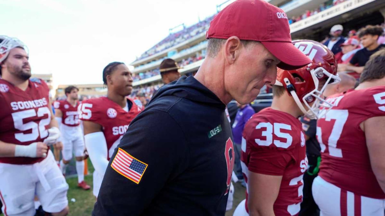 Bob Stoops thinks the Oklahoma Sooners are about to have a win-win situation regarding Jim Knowles