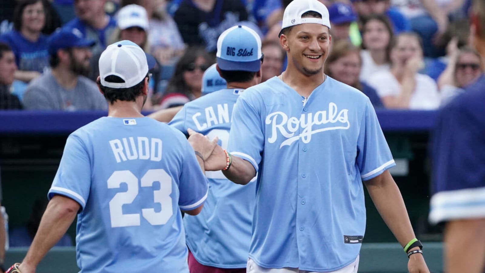 Kansas City Monarchs announce Kansas City Charity Softball Game with Chiefs players as hosts