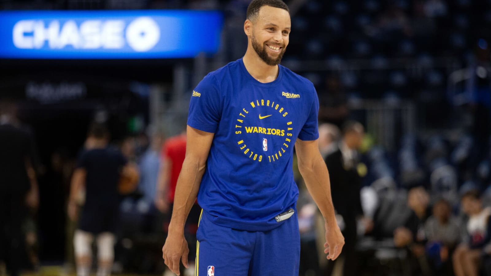 Steph Curry Makes Grandma Fan’s Dream Come True at Warriors vs. Nets