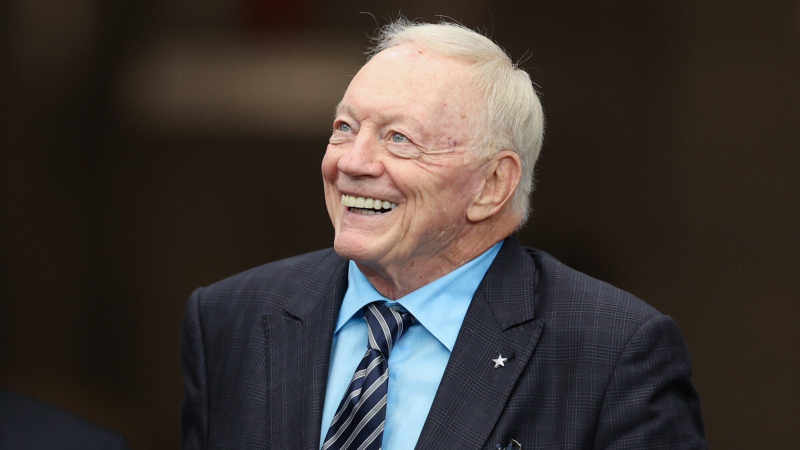 Cowboys Owner Jerry Jones Makes Gross Eating Habits Admission