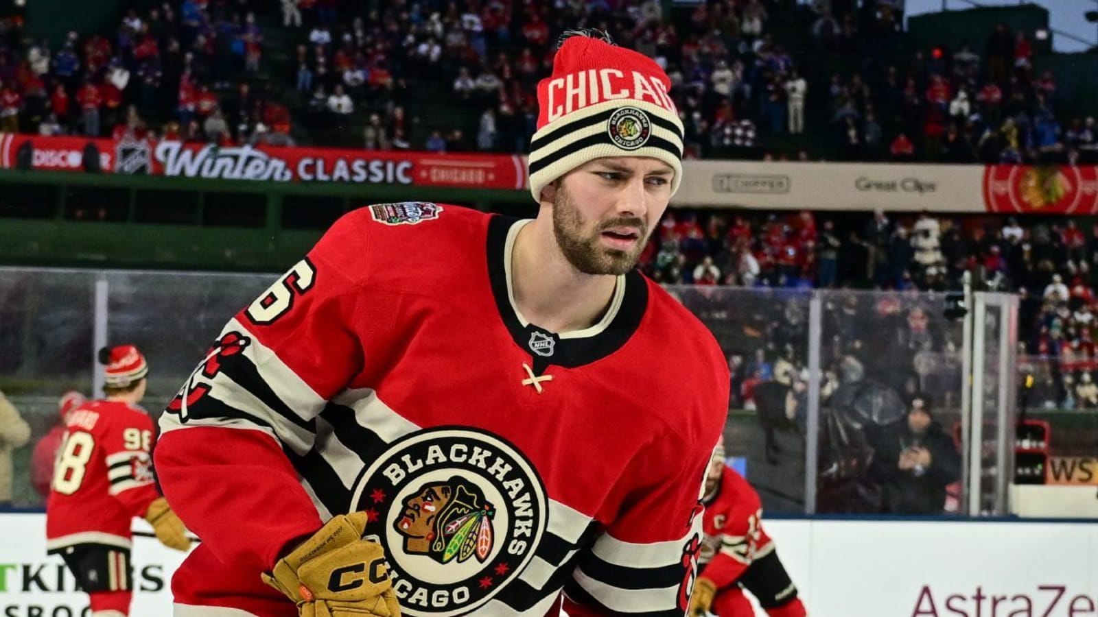 Blackhawks’ Jason Dickinson exits game versus Oilers with injury